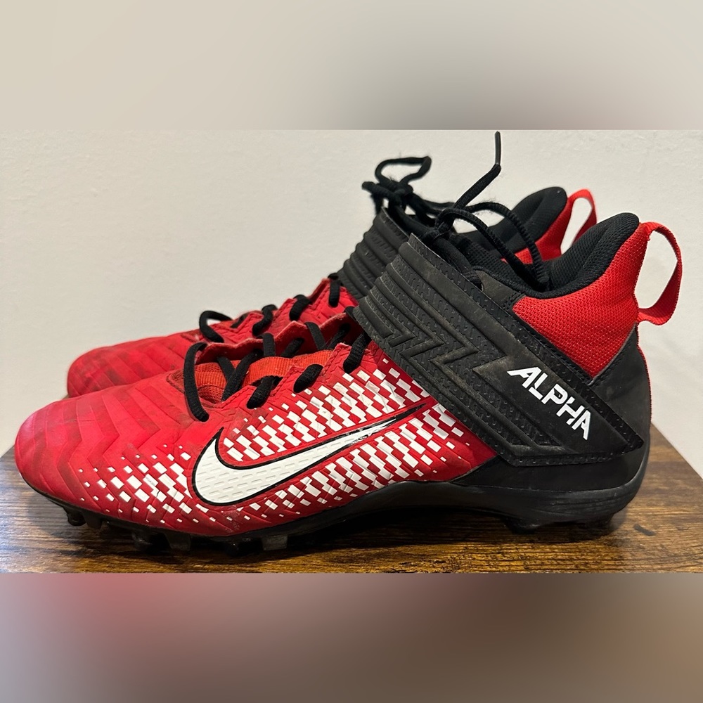 Nike Alpha Menace Pro Men’s Football Cleats Size 11